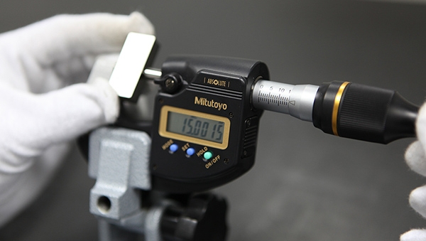 1. Micrometer – Thước vặn đo kích thước (đo trong hoặc đo ngoài)